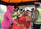 Tebar-Kebaikan-di-Bulan-Ramadhan-Polres-Batu-dan-Bhayangkari-Berbagi-Takjil