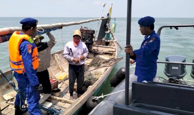 Patroli-Kawasan-Pesisir-Sidoarjo-di-Hari-Pencoblosan-Pemilu-2024