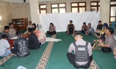 Polisi-Fasilitasi-Tahanan-Narkoba-Menikah-di-Masjid-Baiturahim-Polres-Kediri-Kota