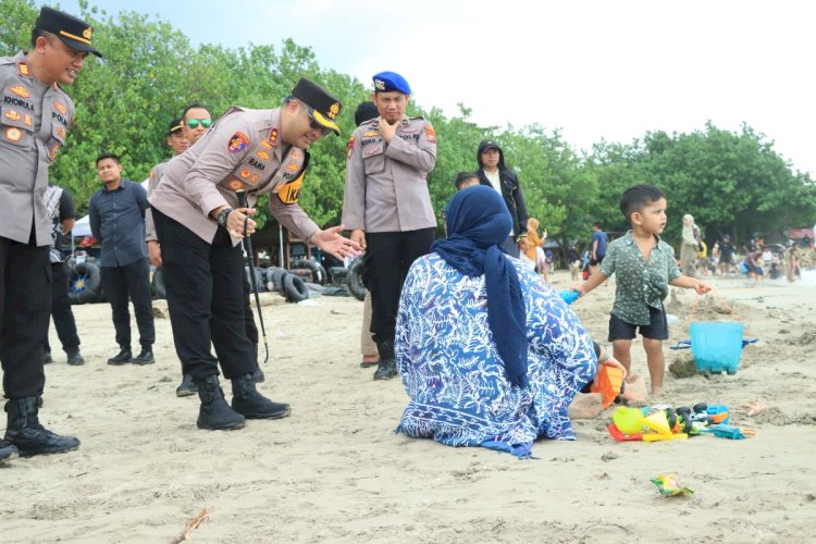 Kapolres Gresik Tinjau Pantai Dalegan Pastikan Keamanan Wisatawan